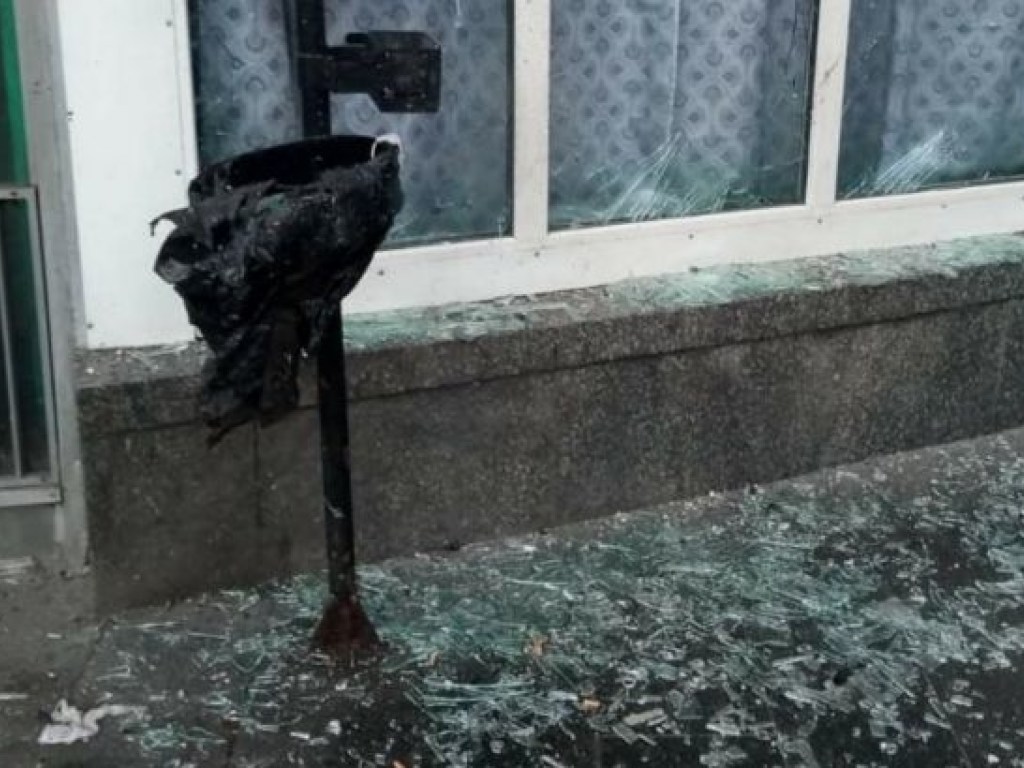 У входа станции метро «Шулявская» в Киеве прогремел взрыв: пострадал студент (ФОТО)