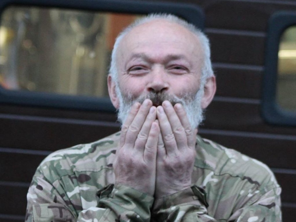 «Полиция разводит руками»: на Киевщине хулиганы набросилась на ветерана АТО и его мать (ФОТО)