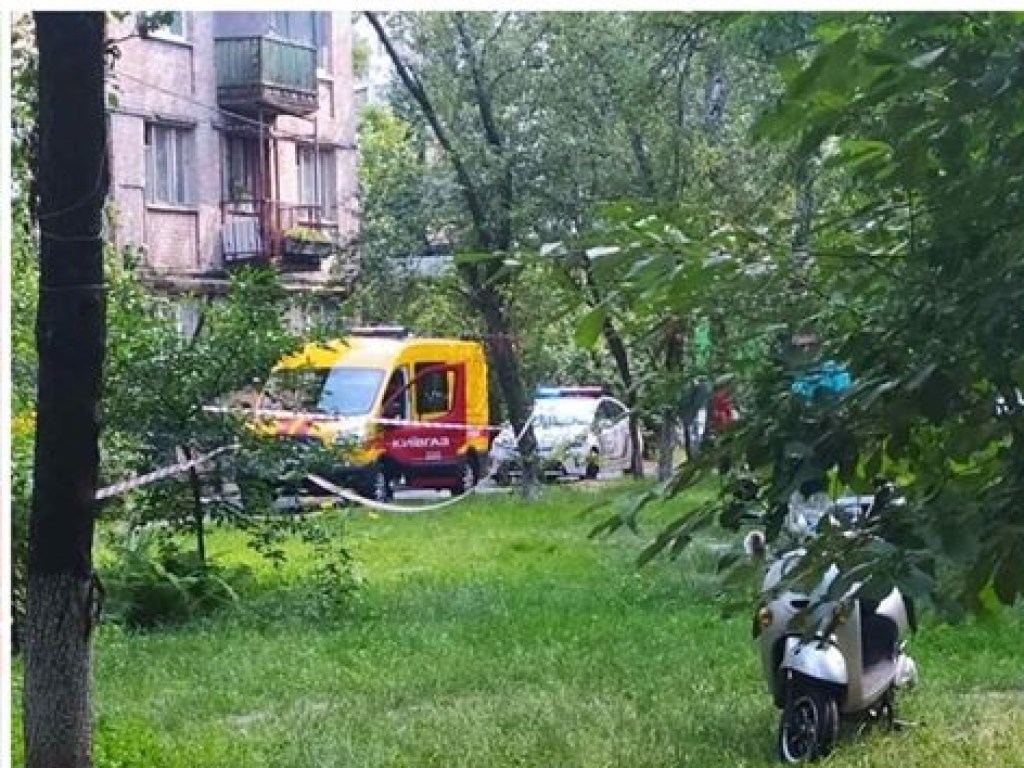 На Академгородке в Киеве буйный мужчина пытался спровоцировать газовую аварию в многоэтажке (ФОТО)