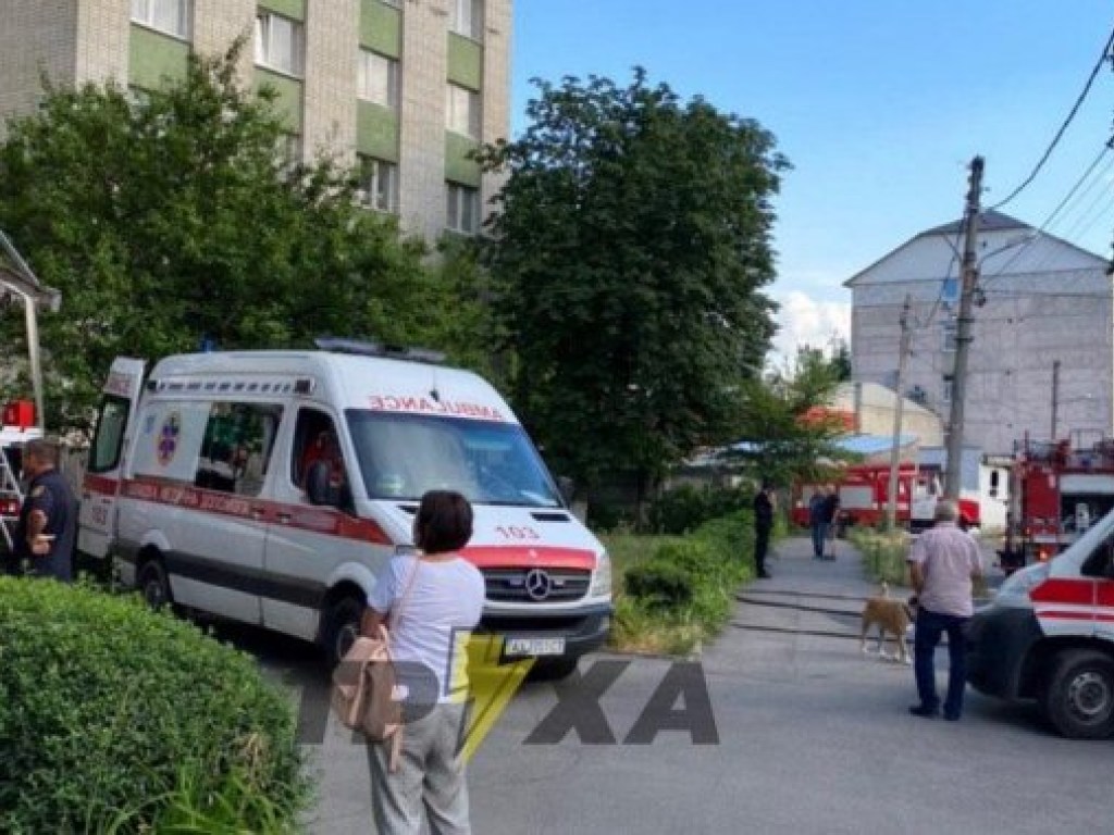 В Харькове произошел пожар в отеле: иностранец выбросился из окна и погиб (ФОТО)