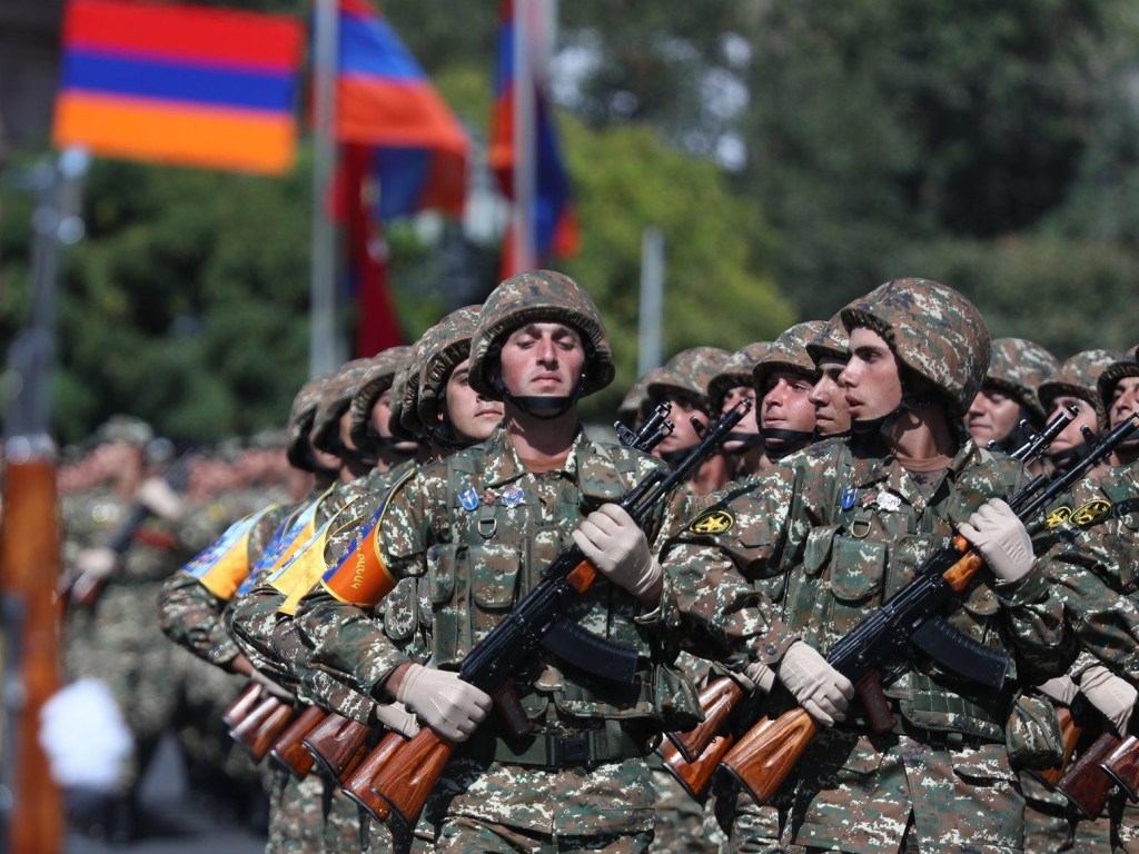 В Азербайджане на фоне конфликта с Арменией возросло количество желающих служить в армии