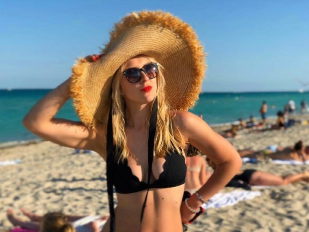 Жена Сергея Притулы покорила Сеть пляжным фото