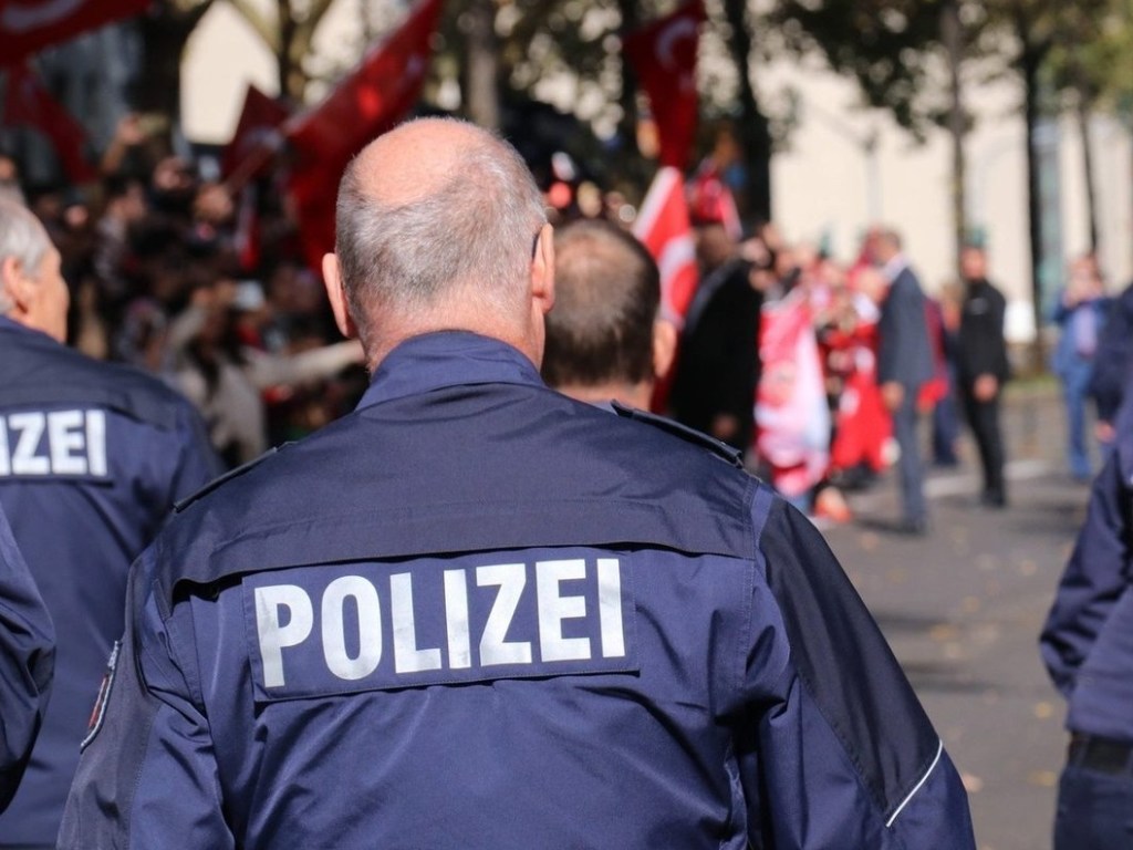 Во Франкфурте произошла массовая драка, есть пострадавшие и задержанные