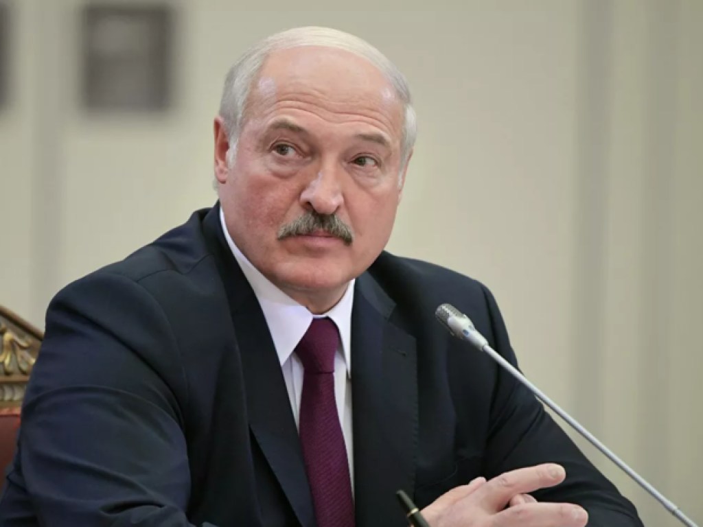 Лукашенко долго находится при власти, потому что не допустил формирование олигархических групп – эксперт