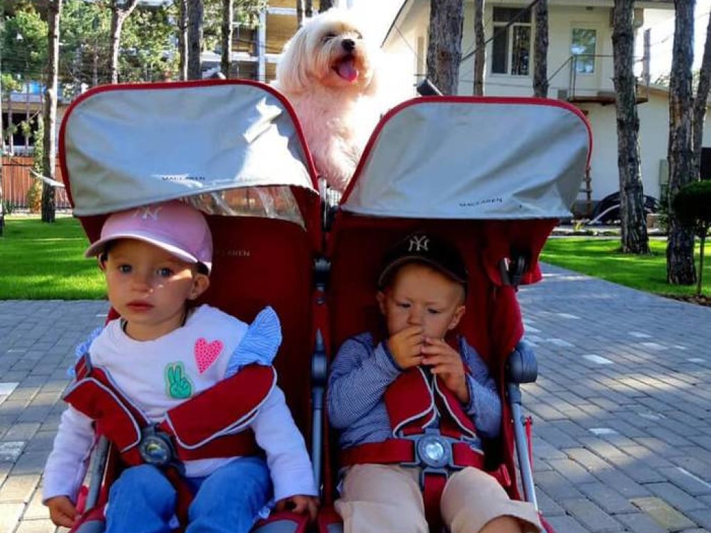 «Мои обезьянки»: Елена Кравец показала подросших близнецов (ФОТО)