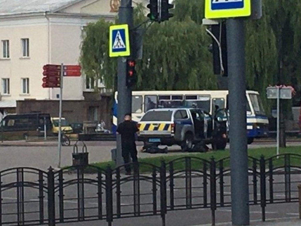 В автобусе есть дети и беременные женщины: Террорист из Луцка связался с журналистами (ФОТО)