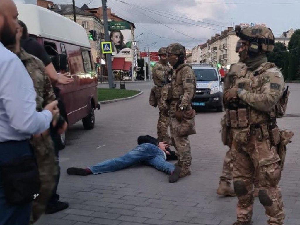 Захват заложников в Луцке: людей из автобуса выпустили, террорист задержан (ФОТО, ВИДЕО) &#8212; ОБНОВЛЕНО