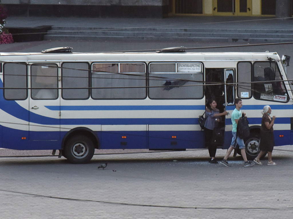 12 часов в автобусе под контролем террориста: освобожденные «луцкие заложники» поделились воспоминаниями (ВИДЕО)