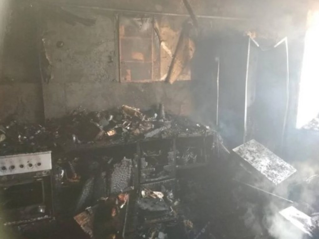В Николаевской области из-за короткого замыкания сгорел жилой дом (ФОТО)