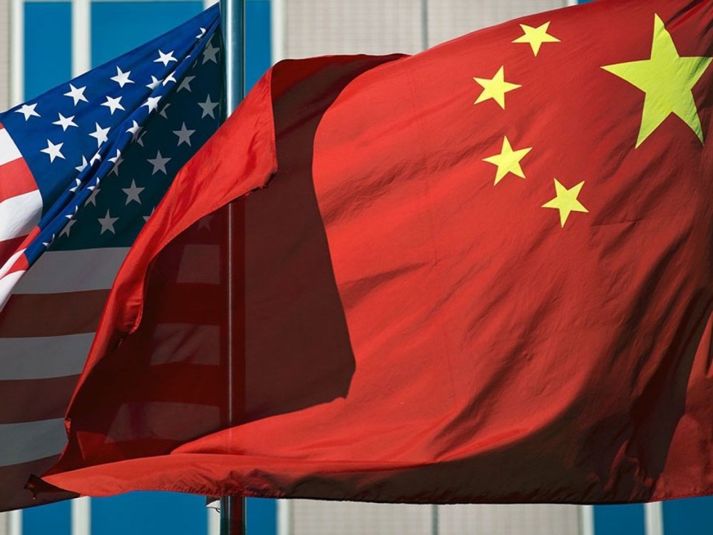 Китай закрыл генконсульство США в Чэнду: конфликт между странами нарастает