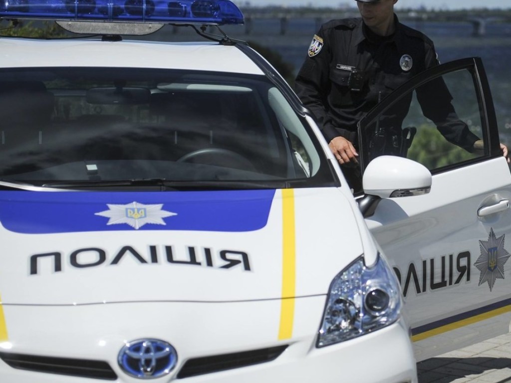 Пьяный житель Запорожья убегал от полиции через окно авто: попытка была неудачной (ВИДЕО)