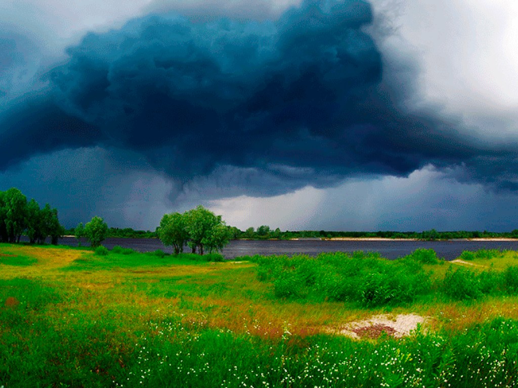 Синоптик: Среда в Украине будет жаркой, а циклон Dana обеспечит грозовые дожди