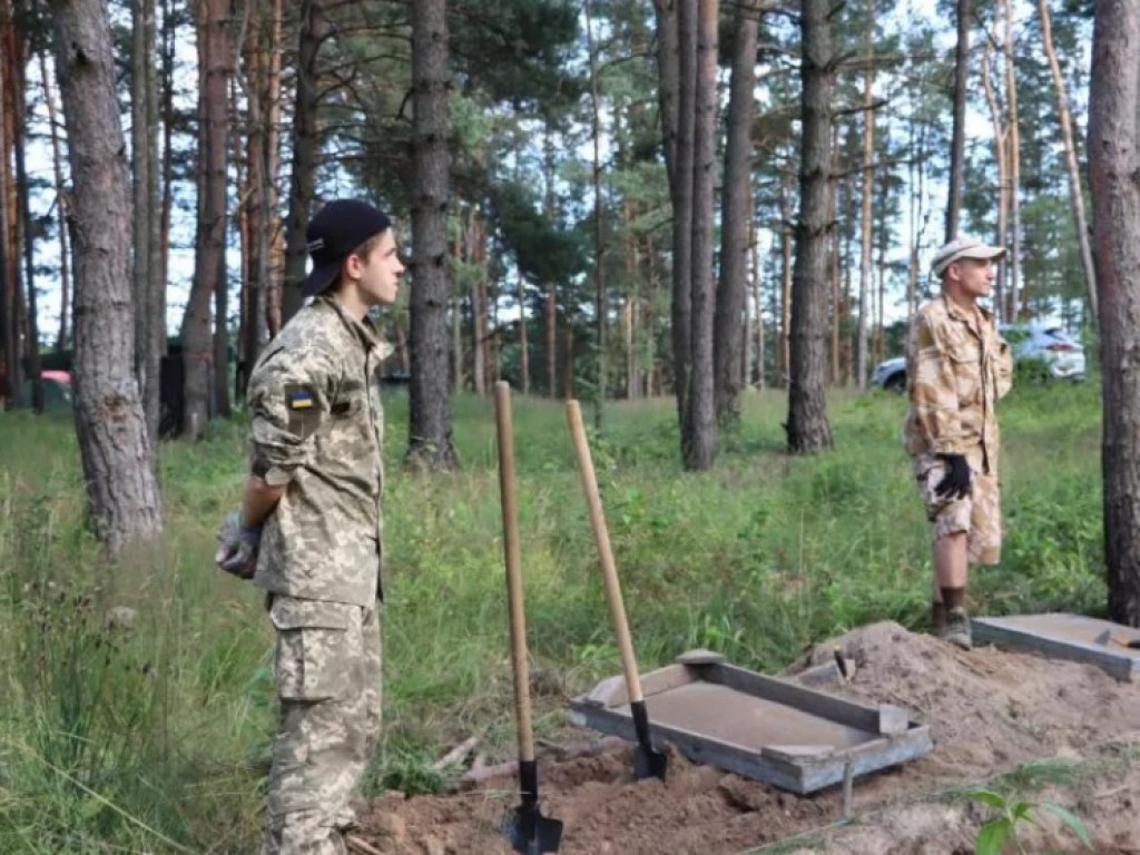 Под Житомиром археологи нашли клад древнеримских монет (ФОТО)