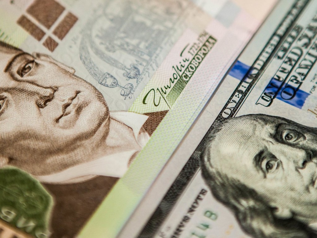 В Минэкономики дали прогноз стоимости доллара на следующий год