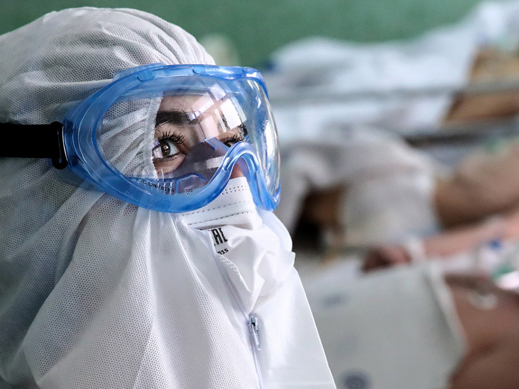 «Еще не один год»: медик дал неутешительный прогноз по коронавирусу в Украине