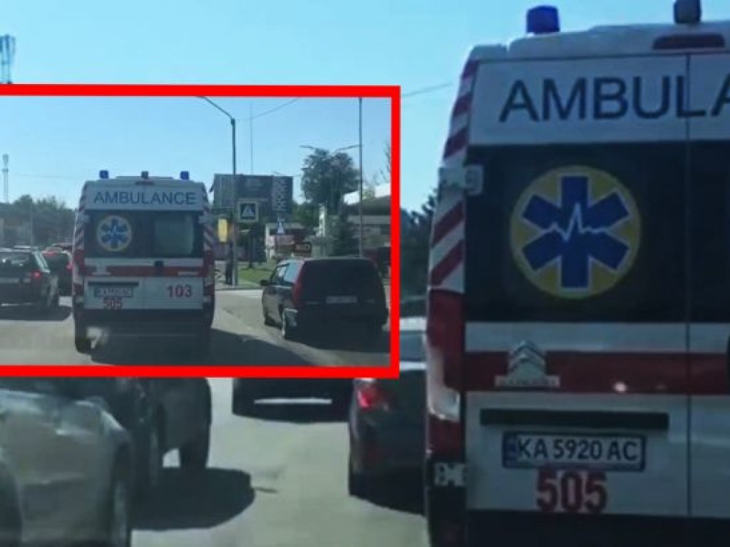 Под Киевом водитель не пропустил «скорую» и поплатился за это (ФОТО, ВИДЕО)