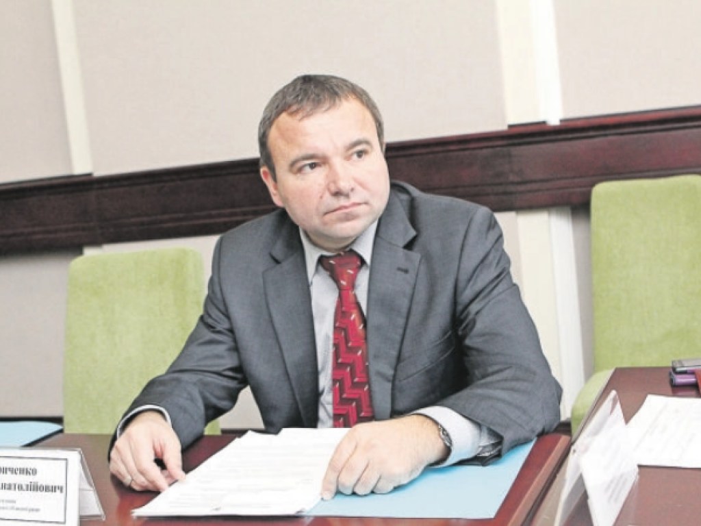 Глава Киевского облсовета отказался от должности и статуса депутата