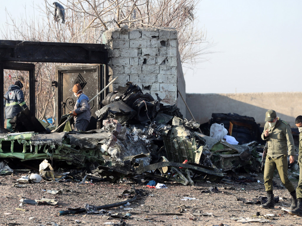 В Киеве стартовали переговоры о сумме компенсации семьям погибших в авиакатастрофе Boeing 737 (ВИДЕО)