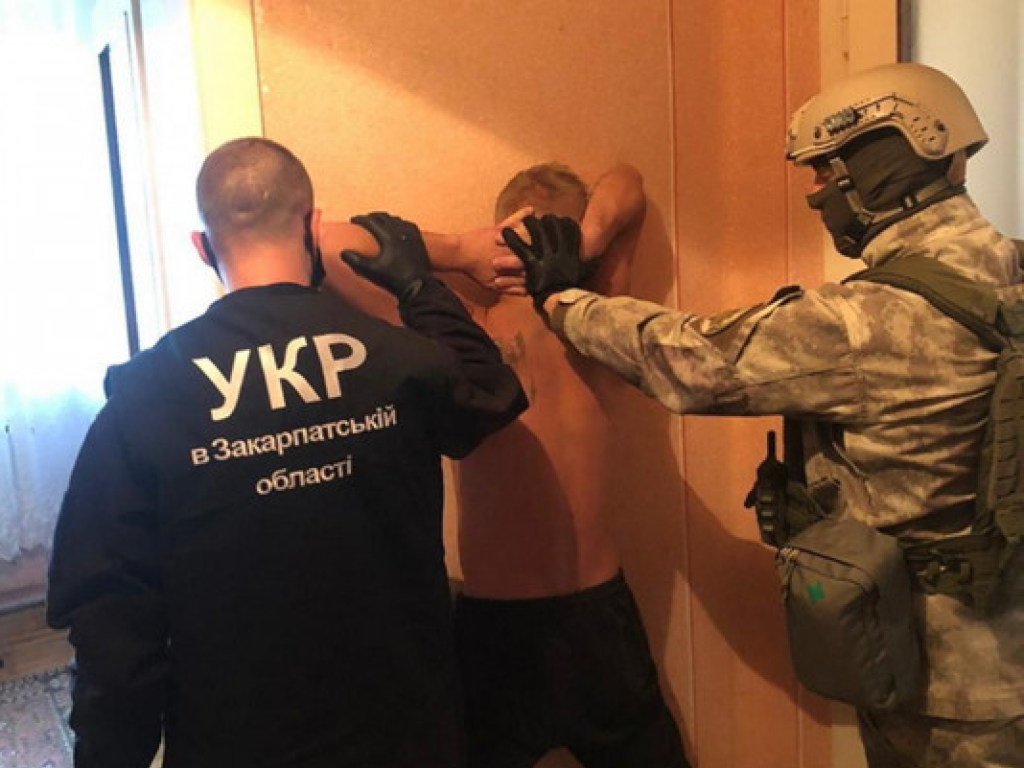 Полиция Кривого Рога задержала грабителей, «обчистивших» ювелирный магазин на Закарпатье (ФОТО)