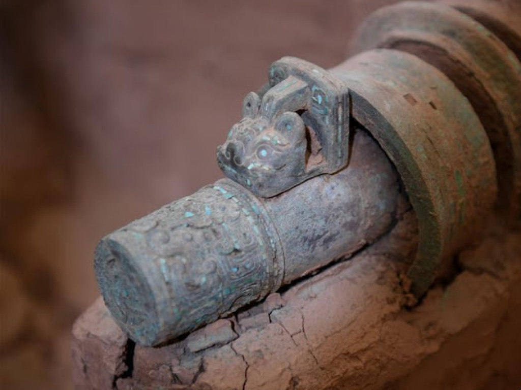 Ученые восстановили роскошную 3-метровую колесницу из древней гробницы (ФОТО)