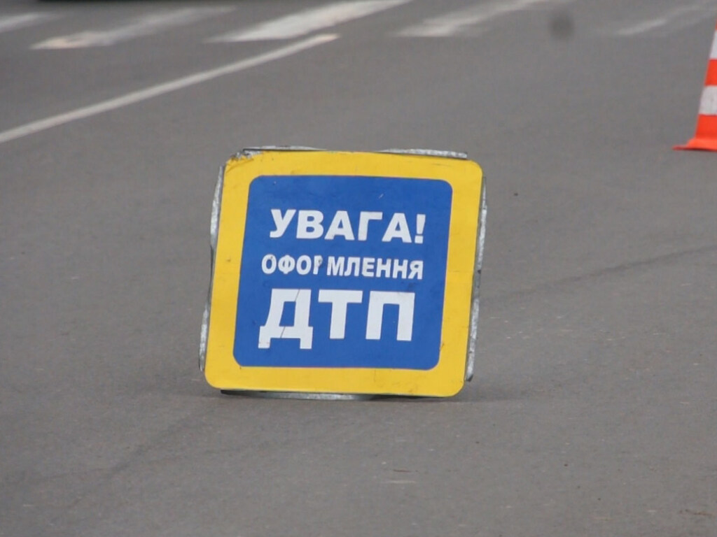 «Пьяное» ДТП в Харькове: столкнулись Lanos и Opel (ВИДЕО)