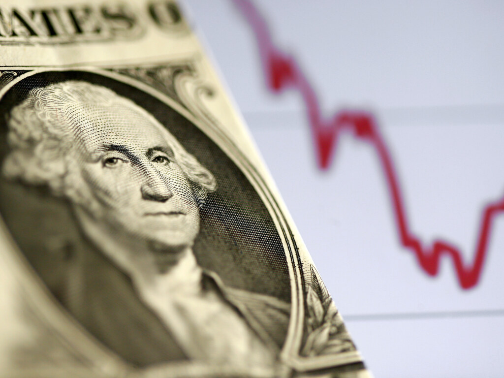 Инвестиционные компании ожидают девальвацию гривны до 29 за доллар