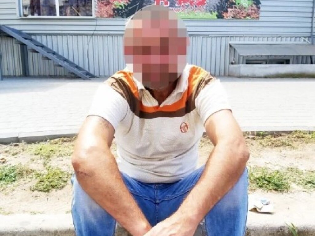 В Николаеве мужчина отказался отплатить поездку в такси и угрожал водителю ножом (ФОТО)