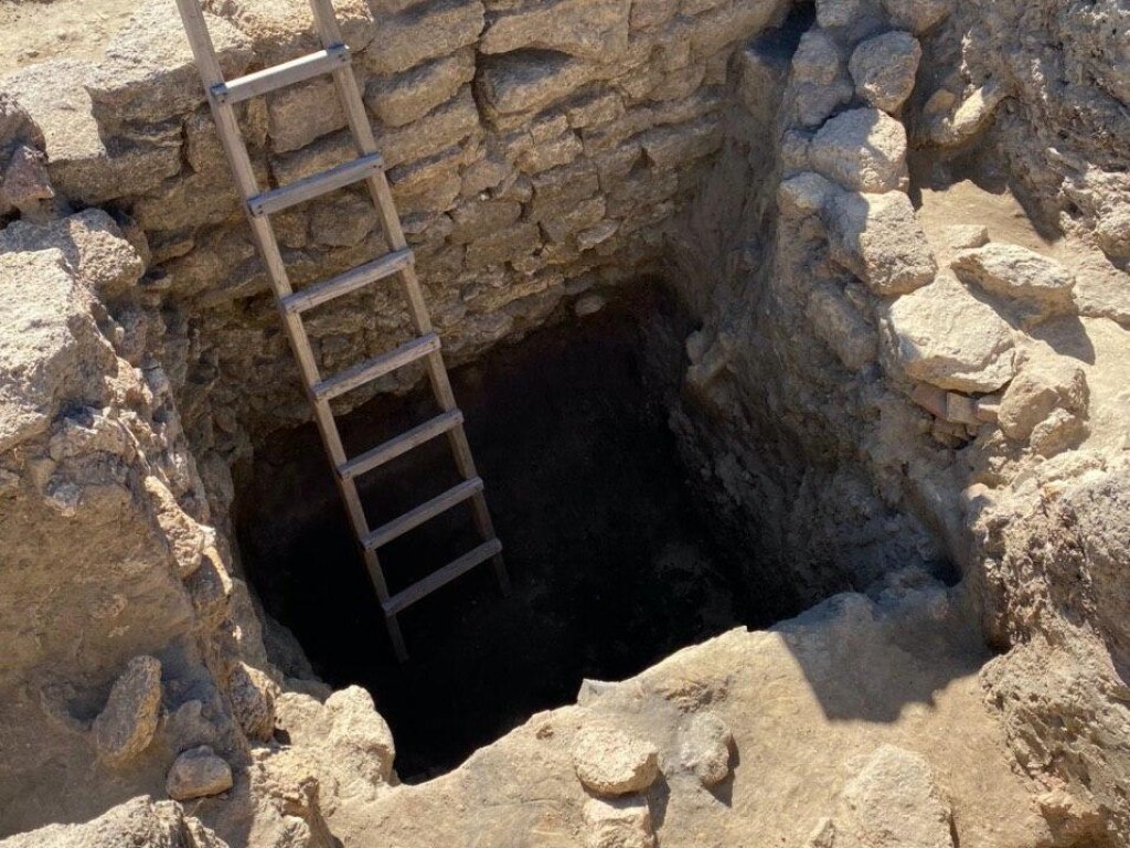 Уникальная находка: под Одессой археологи раскопали древнеримский подвал (ФОТО)