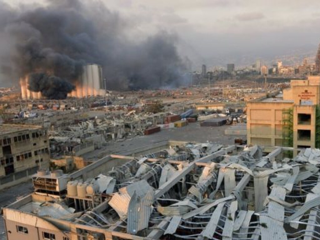 Взрыв в Бейруте: место ЧП показали с высоты птичьего полета (ВИДЕО)