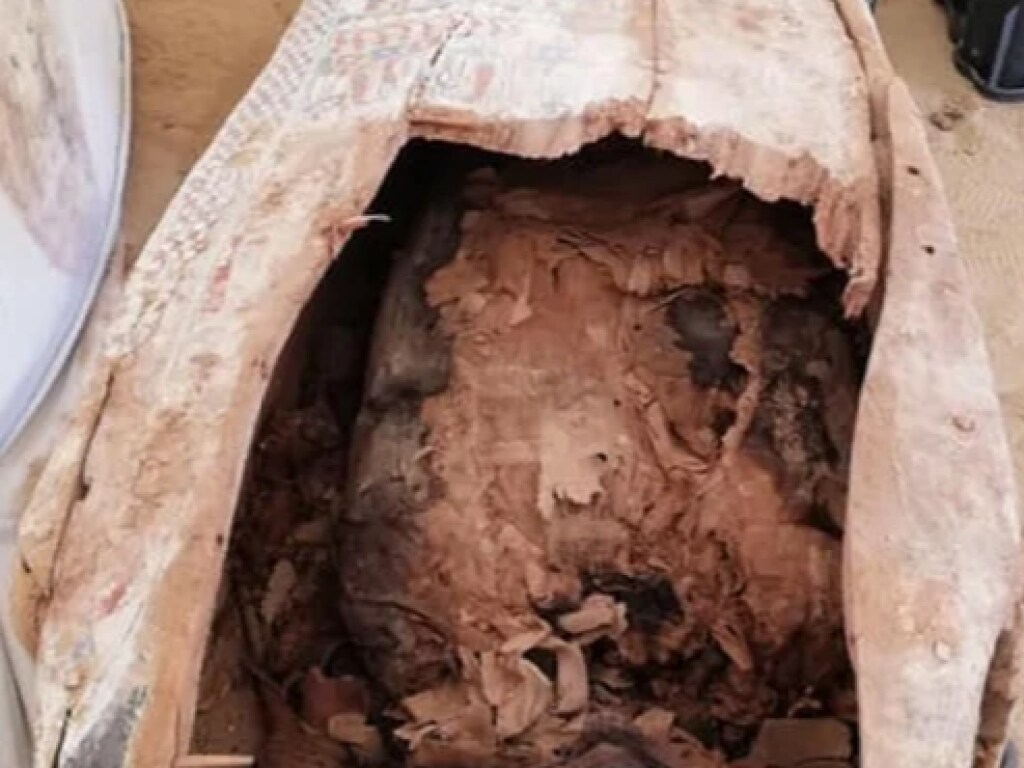 В колодце археологи нашли уникальные артефакты времен фараона Аменемхата III (ФОТО)
