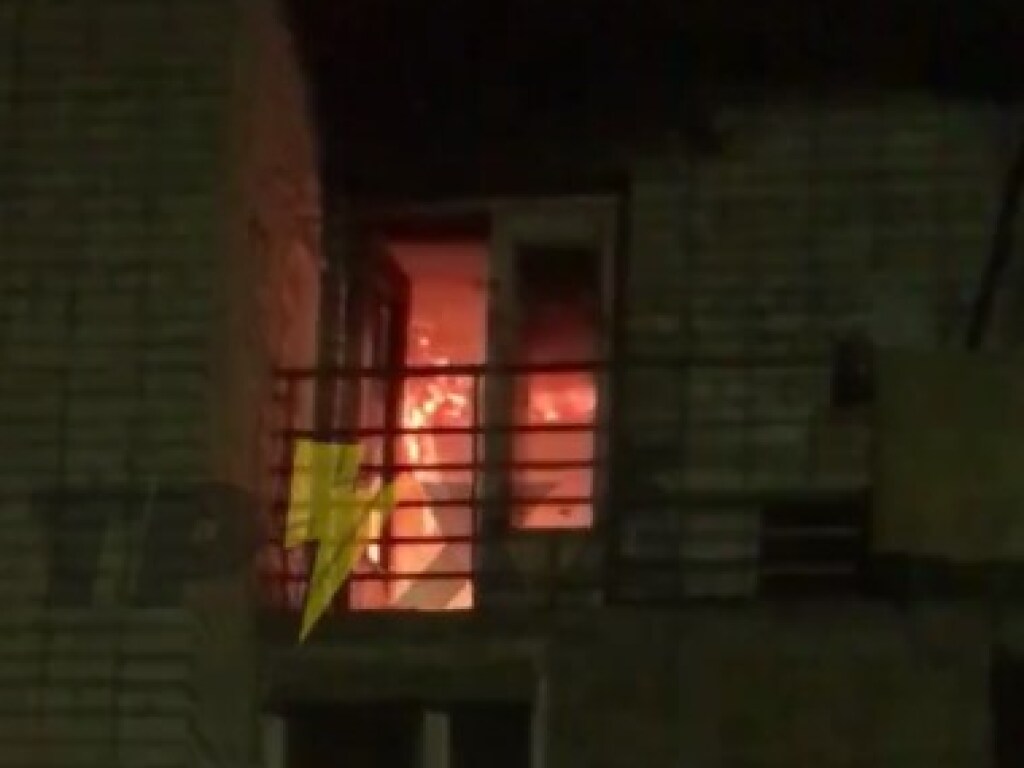 В Харькове произошел пожар в многоэтажке (ФОТО, ВИДЕО)