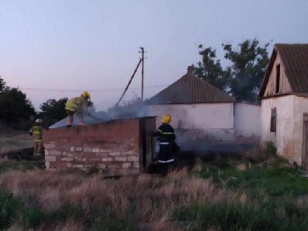 В Херсонской области сгорело здание с человеком внутри (ФОТО)