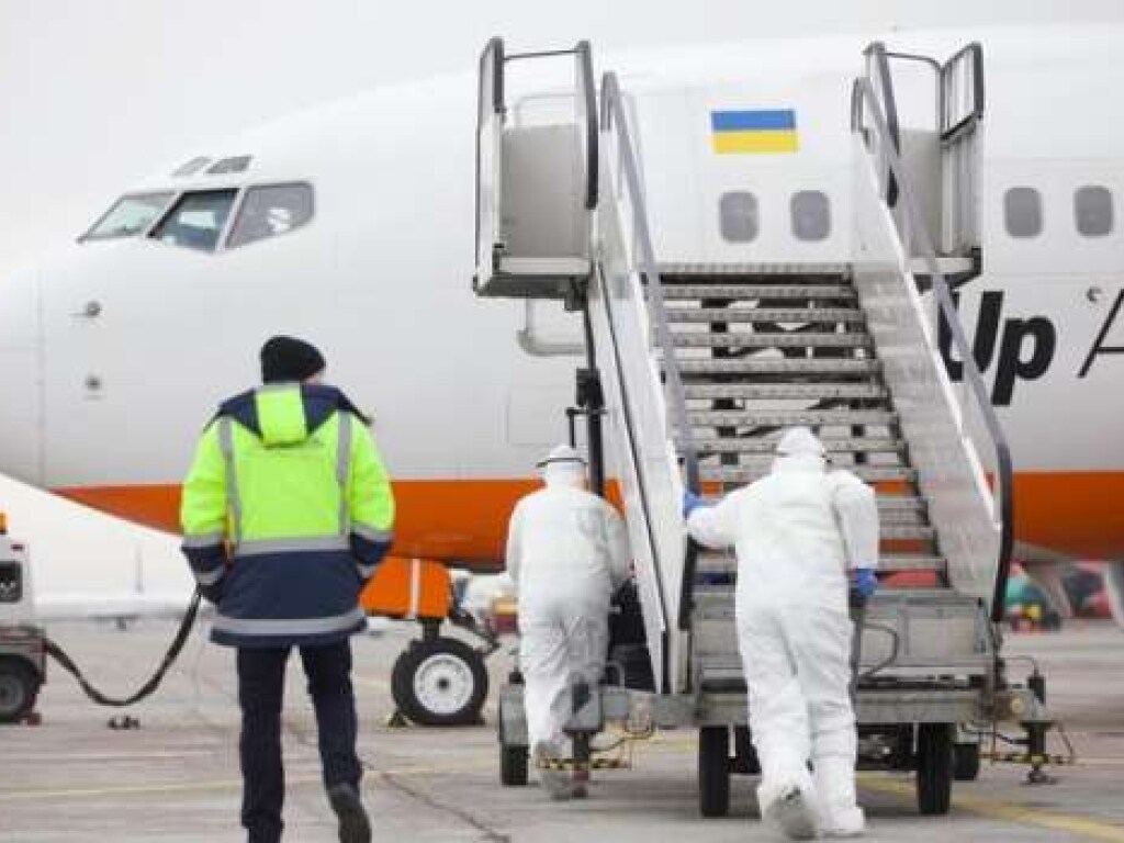 Украинец отказался надевать защитную маску: в Испании самолет совершил экстренную посадку