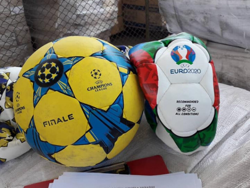 Одесские таможенники  уничтожили 2000 контрафактных футбольных мячей EURO-2020