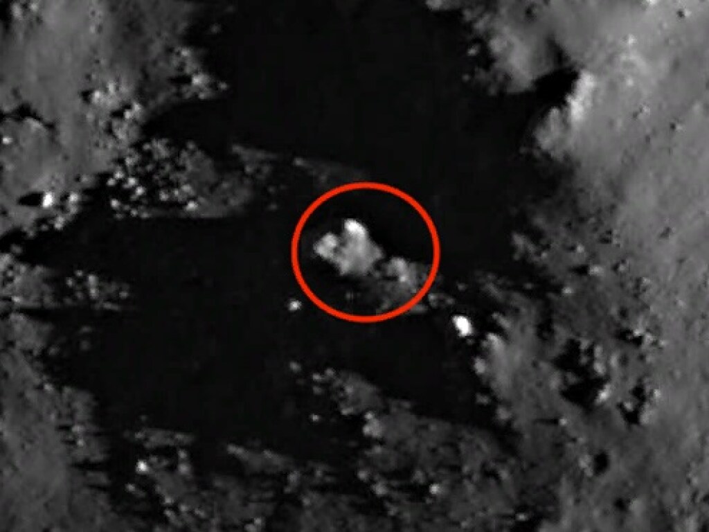 Уфолог обнаружил на Луне строение высотой в 200 метров (ФОТО)