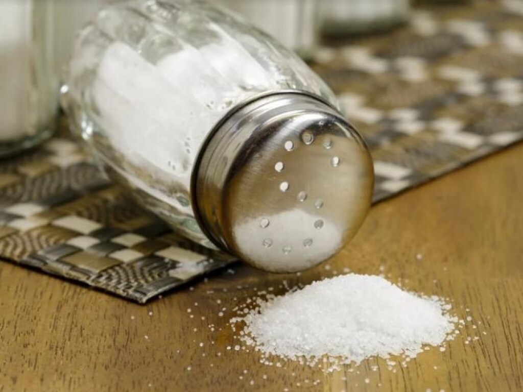 Медики рассказали, как найти баланс при употреблении соли