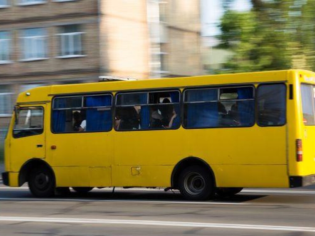 В Одесской области женщина погибла после падения из маршрутки