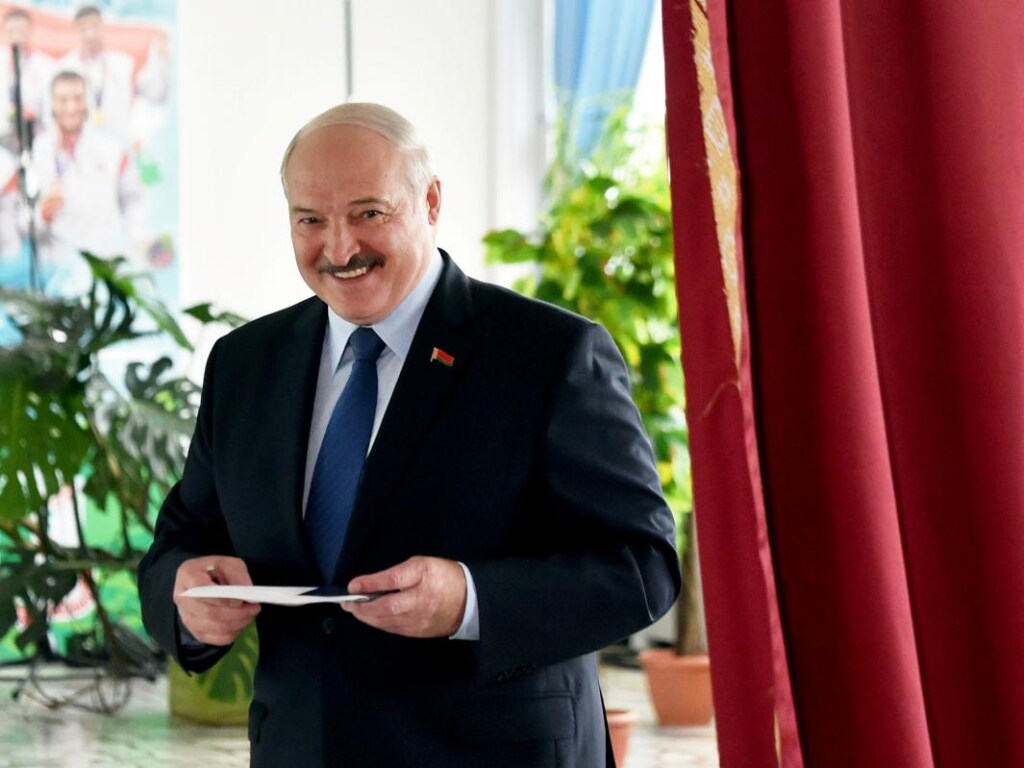 Председатель КНР первым поздравил Лукашенко с победой на выборах
