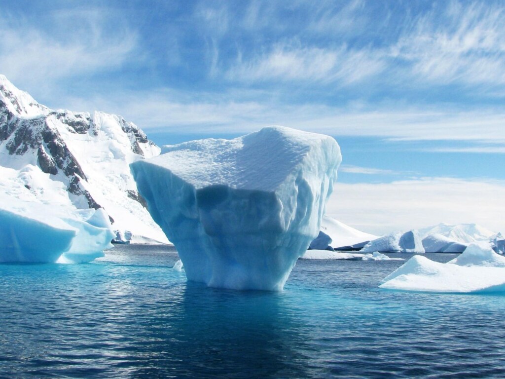Ученые заявили о стремительном разогреве Арктики: океанический лед скоро может исчезнуть