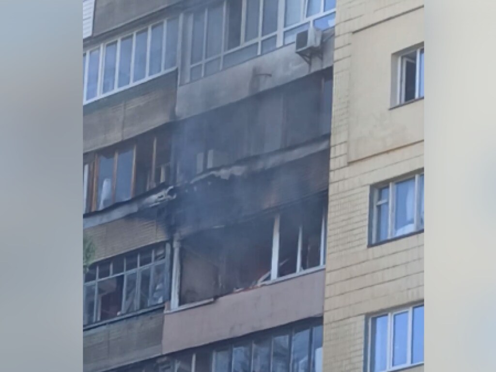 Пожар в Киеве: в заваленной мусором квартире погибла 80-летняя пенсионерка (ФОТО)