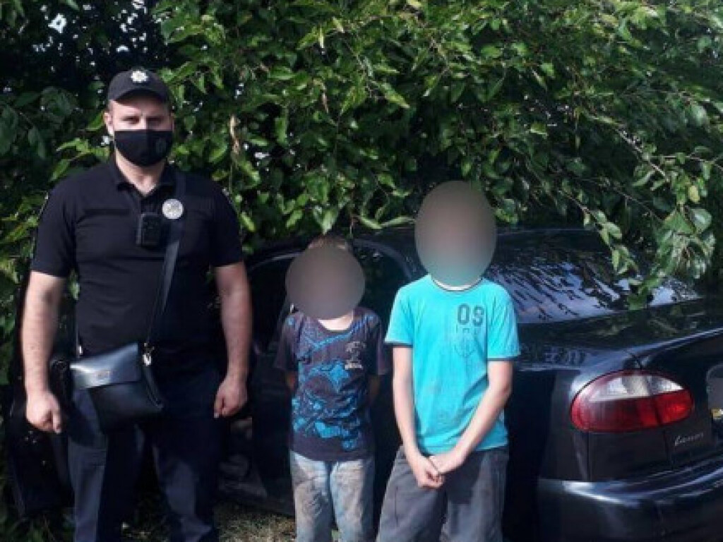 Под Киевом двое мальчиков угнали машину и попали в ДТП (ФОТО)