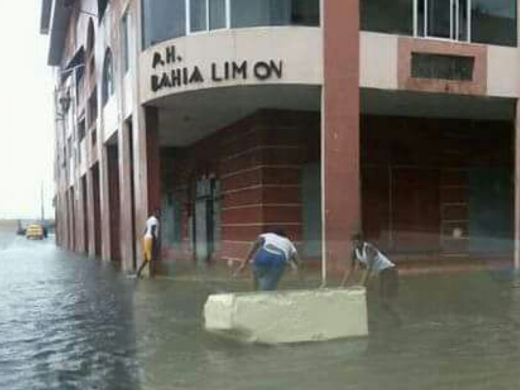 Наводнение в Панаме убило 11 членов одной семьи