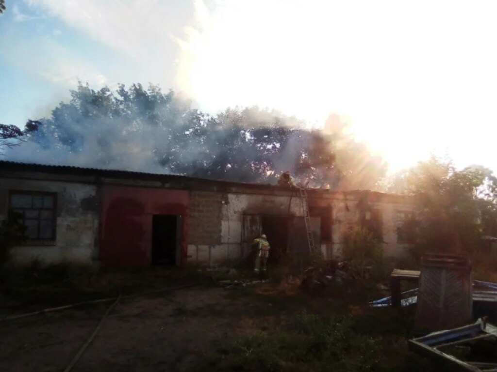 Под Первомайском произошел пожар на складах (ФОТО)