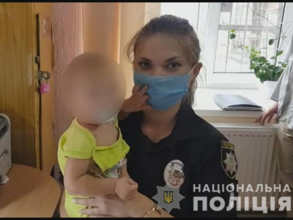 Ищут уже месяц: в Одессе женщина оставила подруге 7-месячного сына и пропала (ФОТО, ВИДЕО)