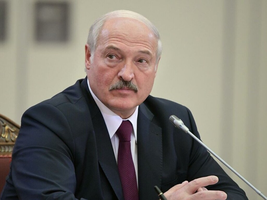 «Вас используют как пушечное мясо»: Лукашенко призвал белорусов не выходить на улицы