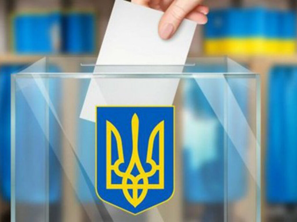На востоке и западе Украины рейтинг «Слуги народа» уступает местным лидерам – эксперт