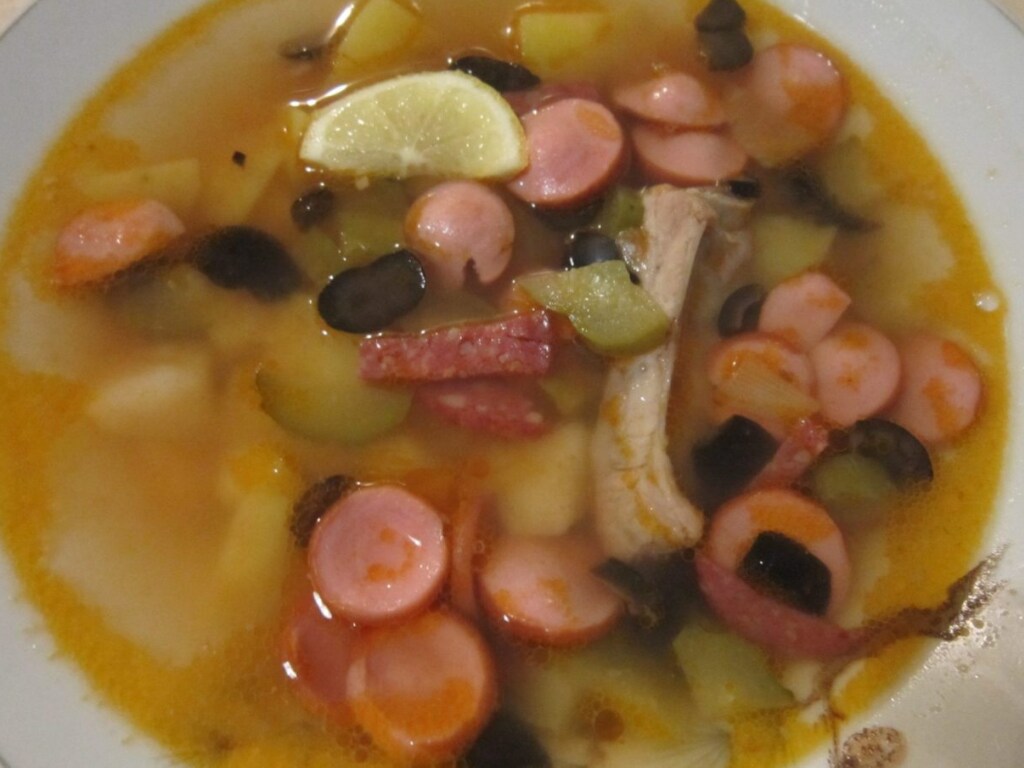 Диетолог назвал самый вредный для здоровья суп
