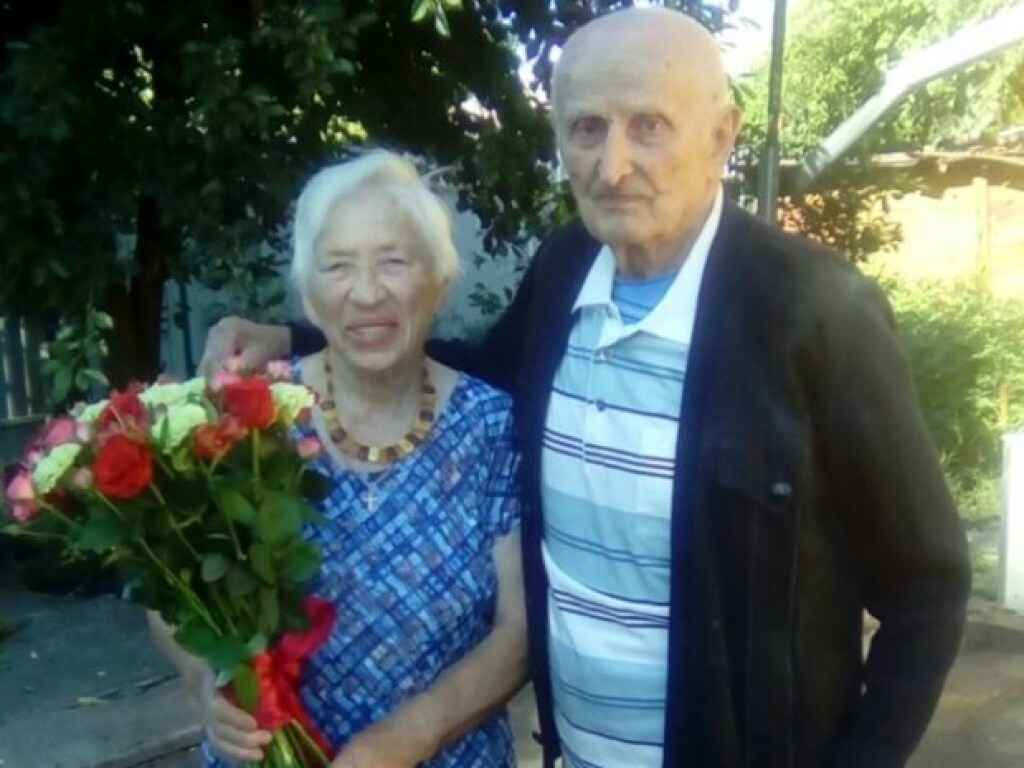 65 лет вместе: пара украинцев отметили «железную» свадьбу и поделились бесценным секретом (ФОТО)