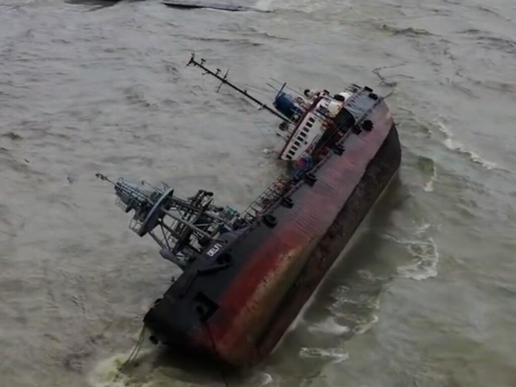 Нет никаких технических проблем поднять танкер DELFI со дна Черного моря &#8212; эколог