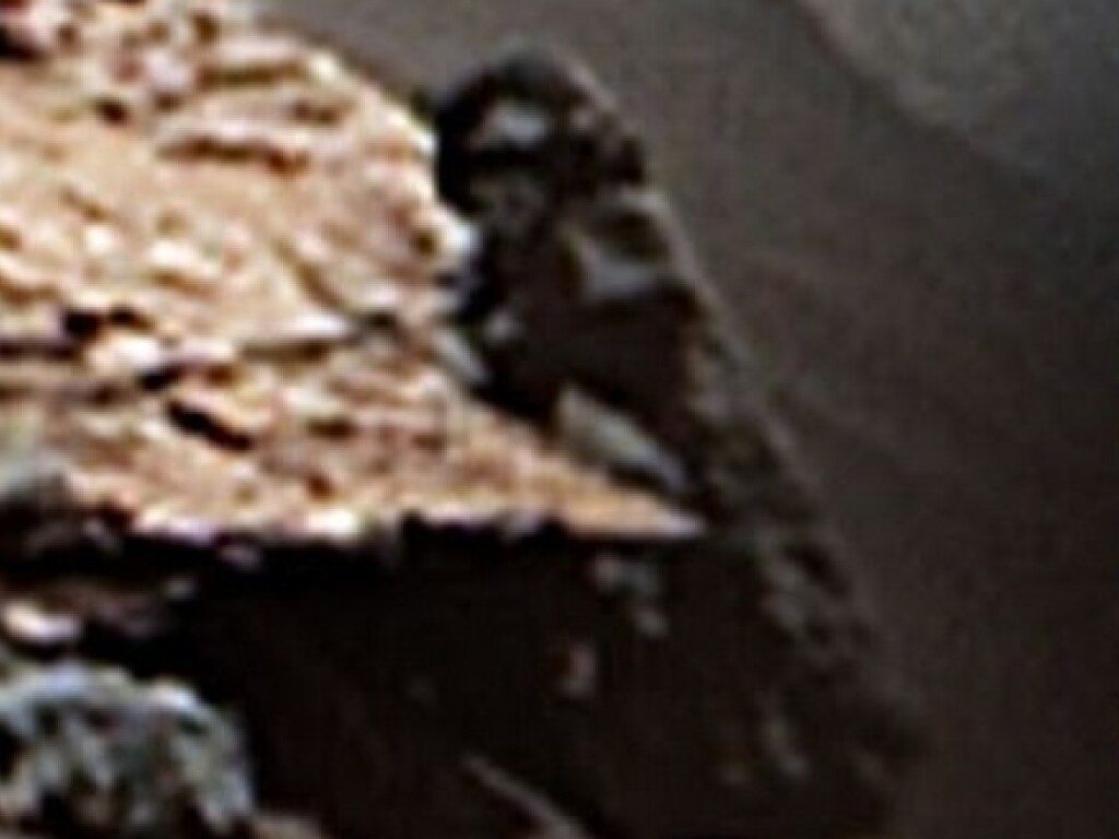 Неизвестный объект наблюдал за аппаратом Curiosity: сеть шокировали снимки с Марса